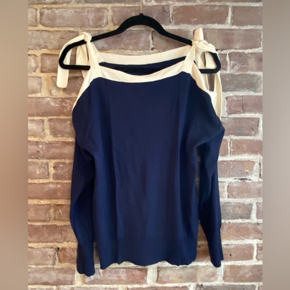 J.crew merino wool cold shoulder sweater.L - Picture 3 of 6